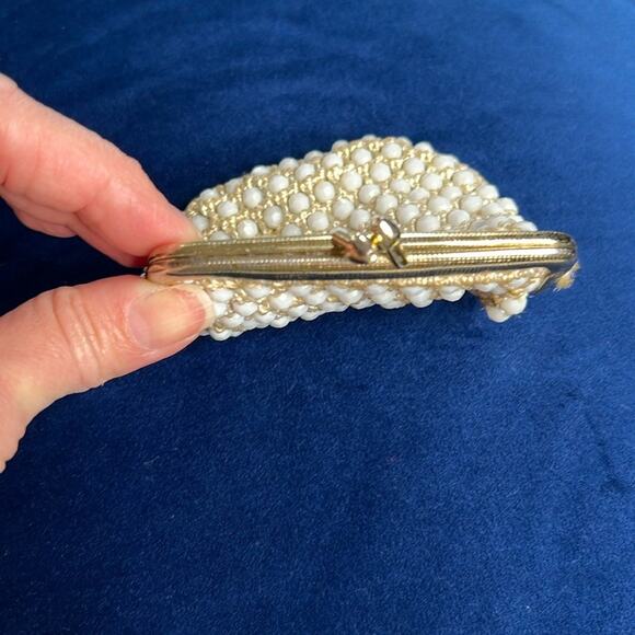Vintage White Beaded Change Purse - Picture 3 of 6